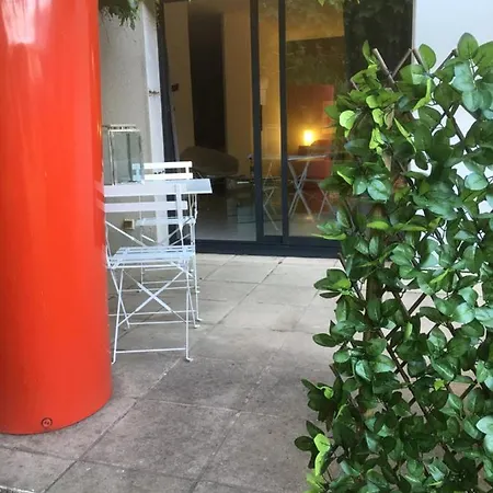 فندق مبيت وإفطار Essen'ciel نيم