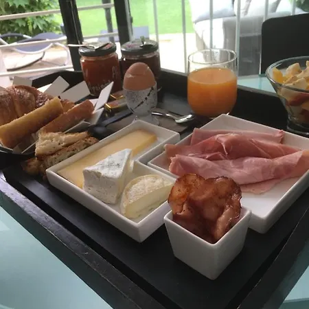 Essen'ciel 3* Nîmes